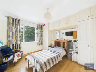 18 Ashgrove RoadImage 13