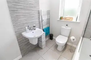 Apt 3, 6 Loughan HallImage 14