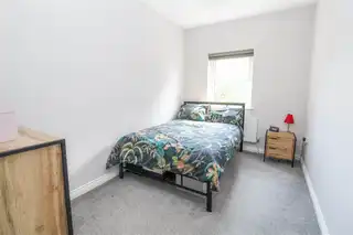 Apt 3, 6 Loughan HallImage 9