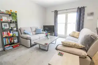 Apt 3, 6 Loughan HallImage 4
