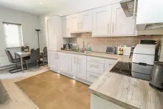 Apt 3, 6 Loughan HallImage 6