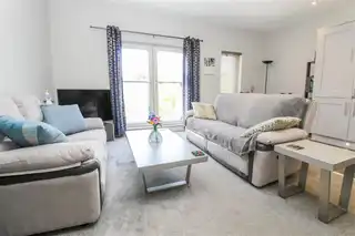 Apt 3, 6 Loughan HallImage 3