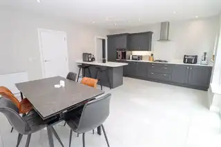 43 Castlehill WoodImage 12