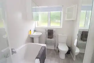 25 Ferndene GardensImage 17
