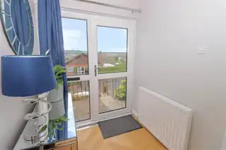 25 Ferndene GardensImage 4