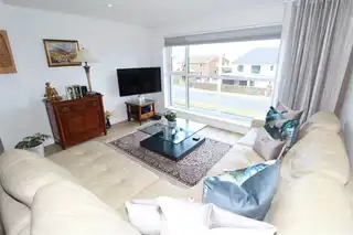 Apt 3, 84 Shore RoadImage 10