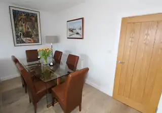 Apt 3, 84 Shore RoadImage 11