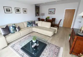 Apt 3, 84 Shore RoadImage 12