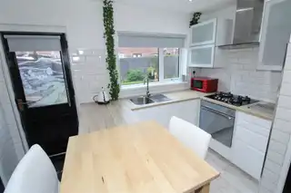 18 Knock GreenImage 9