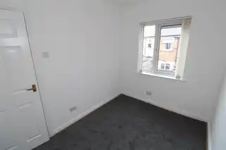 4 York DriveImage 7