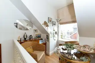 4 Clonallon SquareImage 9