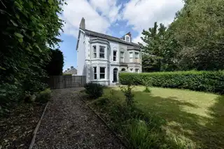 Image 1 for 196 Upper Newtownards Road