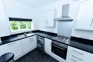 Apartment 17 Sandown Court 82 Sandown RoadImage 8