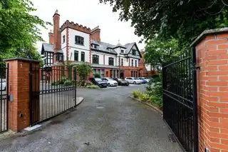 Apartment 17 Sandown Court 82 Sandown RoadImage 2