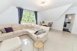 Apartment 17 Sandown Court 82 Sandown RoadImage 5