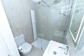 Apartment 17 Sandown Court 82 Sandown RoadImage 12