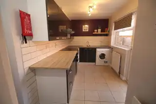81 Grace AvenueImage 2