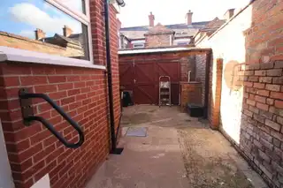 81 Grace AvenueImage 11