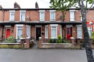 Image 1 for 77 Ravenscroft Avenue