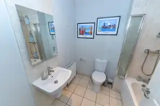 Apt 2 131 Upper Newtownards RoadImage 10