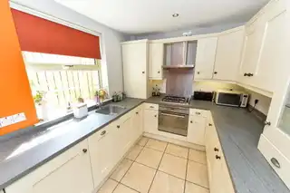 Apt 2 131 Upper Newtownards RoadImage 3