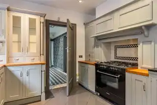 6 Upper Malone RoadImage 18
