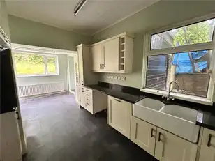 668 Shore RoadImage 11