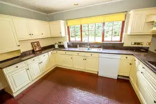 6 College CloseImage 22