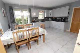 51 Carnalea ManorImage 9