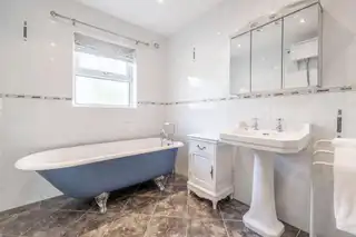 1 Colebrooke Park RoadImage 31