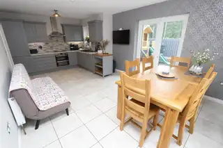16 Lakebourne LodgeImage 8