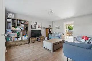 39 Loughshore CourtyardImage 4