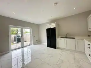 11 Mill LaneImage 6