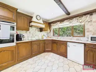 1 Greendale CrescentImage 8